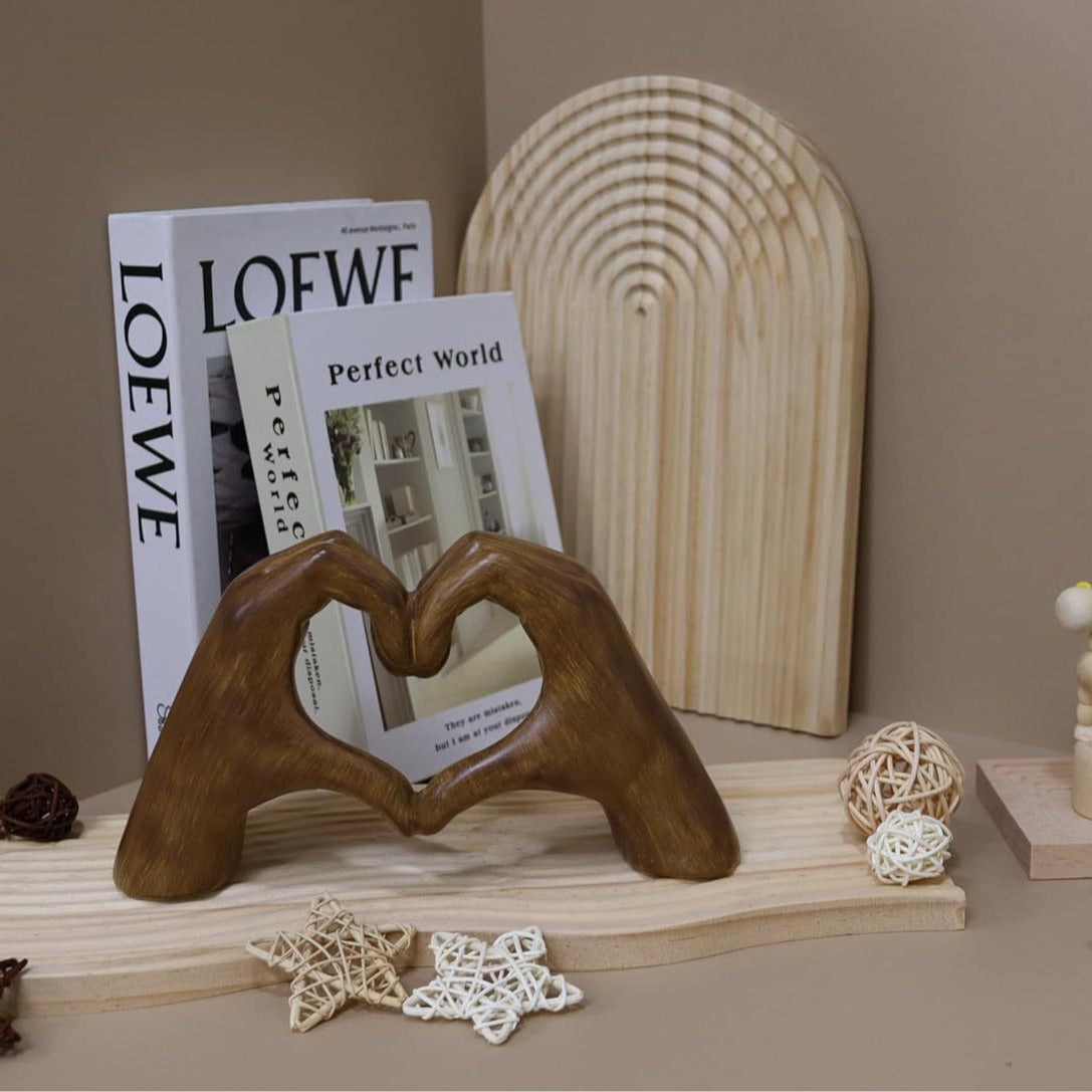 Creative Heart-Shaped Resin Statue Home Decoration